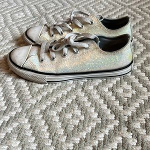 Converse girls size 3
